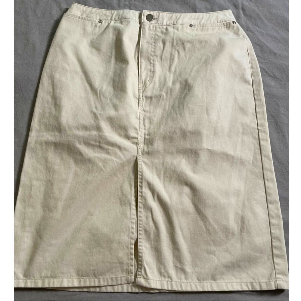 -Dead Stock- St. John's Bay Cream /light Khaki color Skirt SZ 12